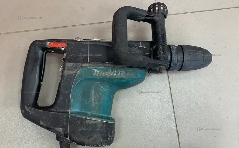 Перфоратор makita HR4001C