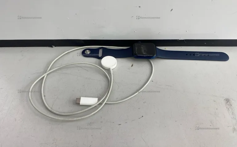 Часы  Apple Watch Series 6 44mm