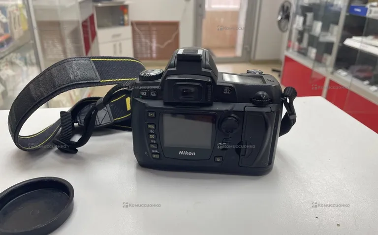 Фотоаппарат  Nikon D70s