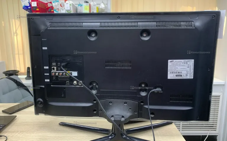 Телевизор Samsung ue32Es6307u