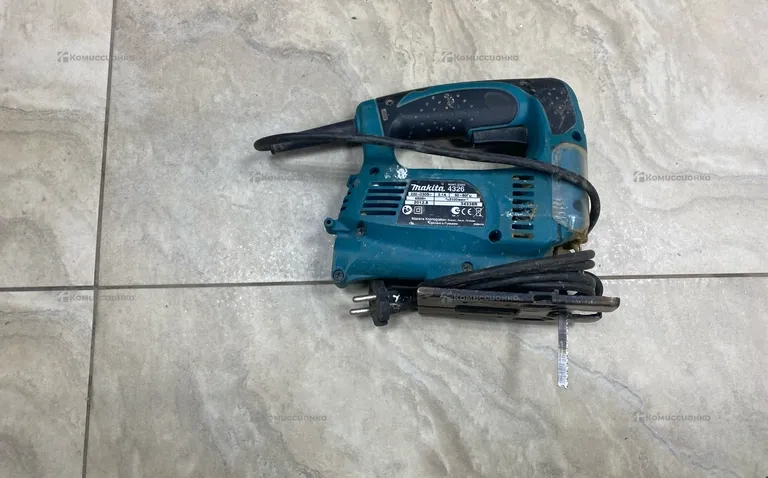 электролобзик makita 4326