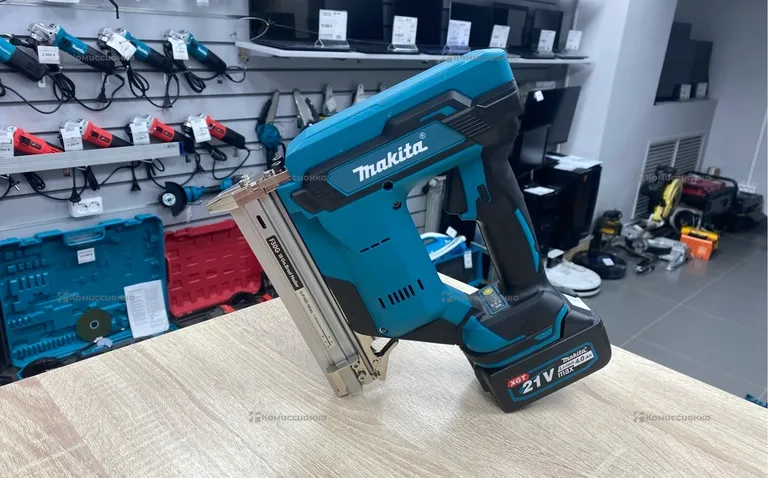 Гвоздезабивной пистолет аккумуляторный Makita F30G