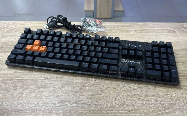 Клавиатура  Bloody B810R