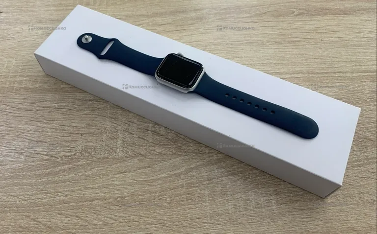 Часы  Apple Watch SE 40MM