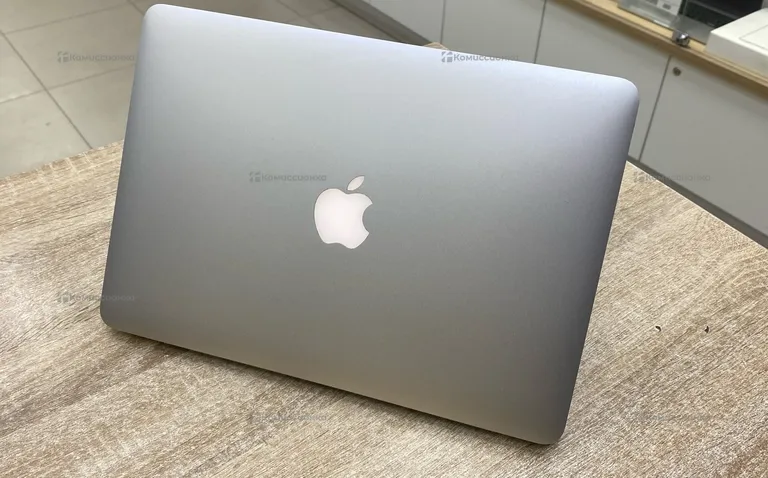 Ноутбук Apple MacBook Pro 13 A1502