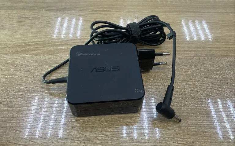 Зарядное устройство  ASUS