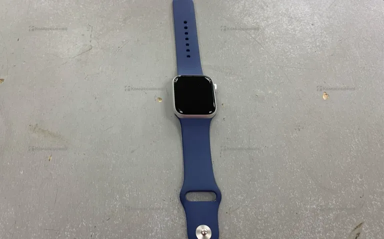 Часы  Apple Watch SE 2024