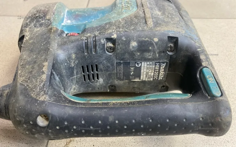 Отбойный молотов Makita HM 1203 C