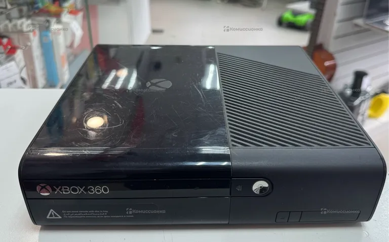 Приставка Xbox 360 E 500GB