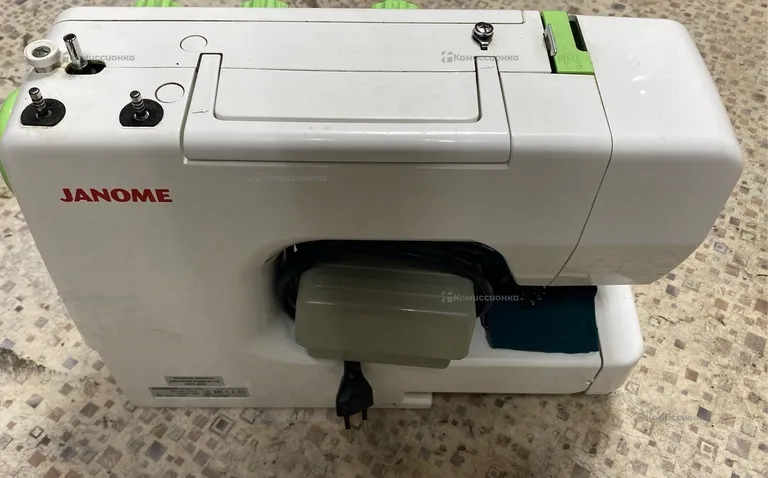 Швейная машина  Janome j76s