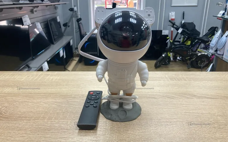 Ночник космонавт