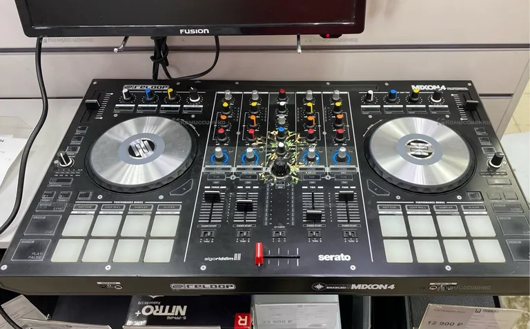 Диджейский пульт DJ Reloop Mixon 4