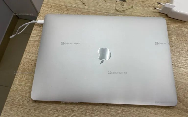 Ноутбук  Apple MacBook Air M1