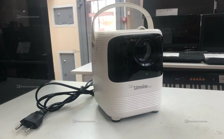 Проектор Umioo A008