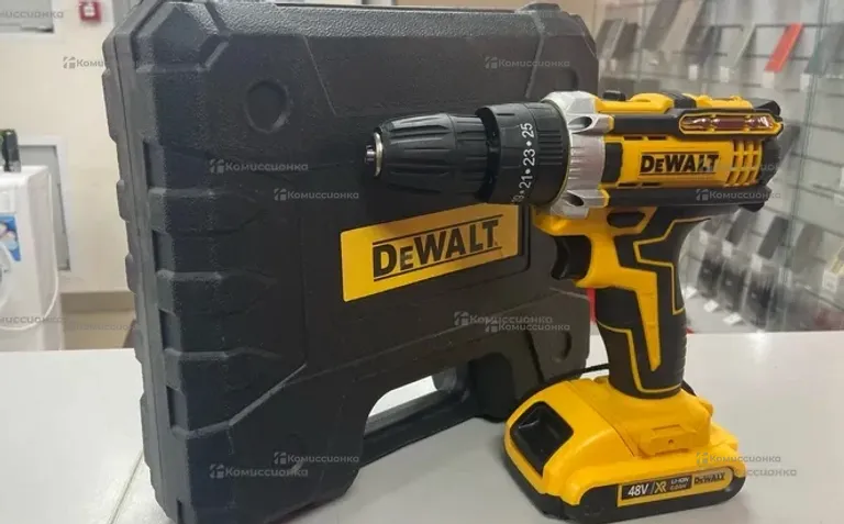 Шуруповерт DeWALT