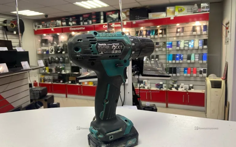 Дрель шуруповерт Makita DF333D