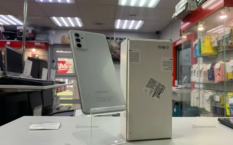Samsung Galaxy M52