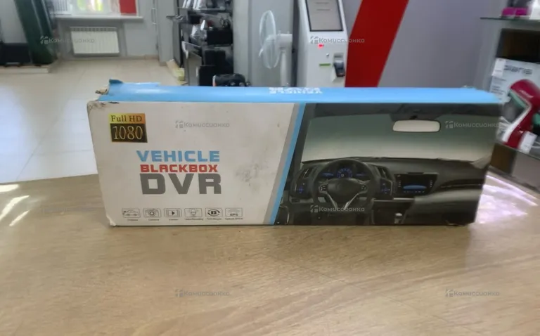 Видеорегистратор  зеркало Blackbox DVR