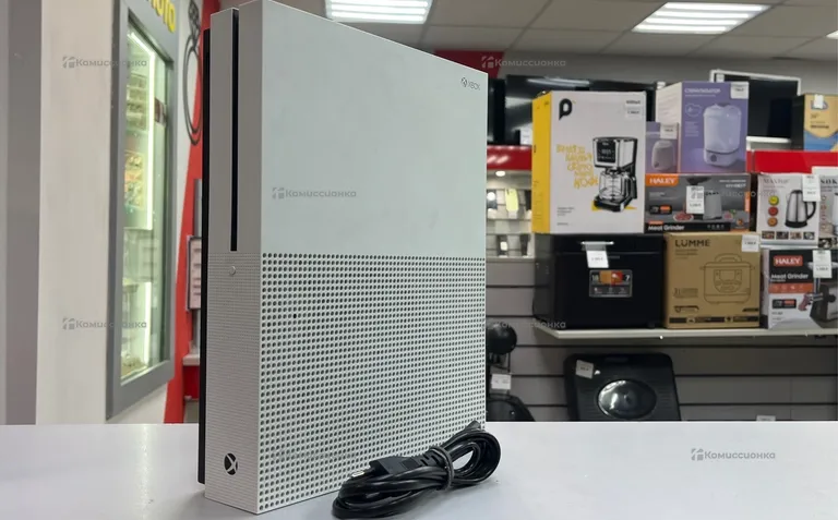 Приставка Xbox One S 1TB (С дисководом)