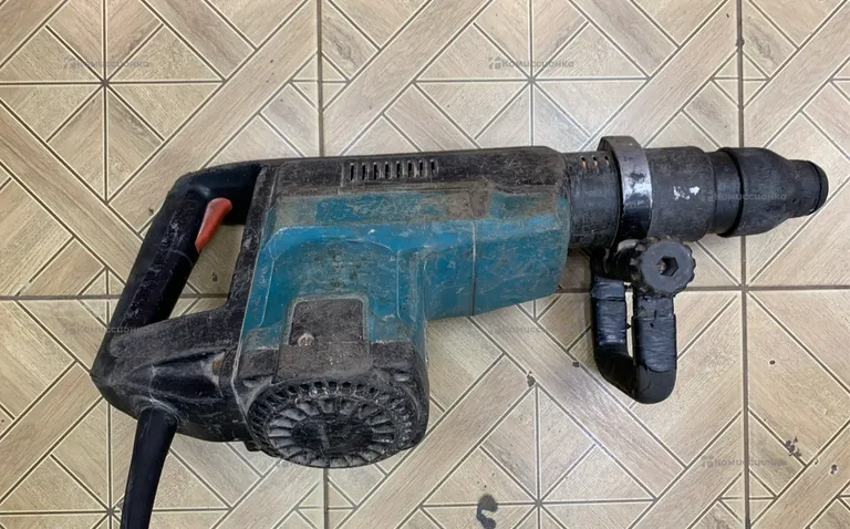 Makita hr 3210c