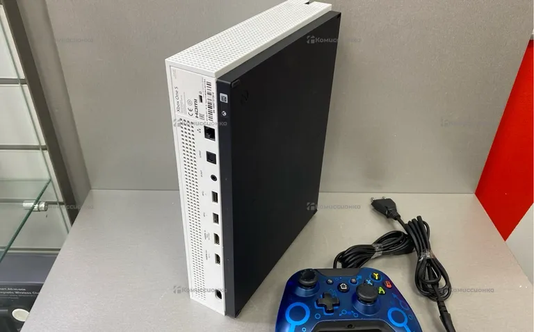 Приставка Xbox One S 500 ГБ