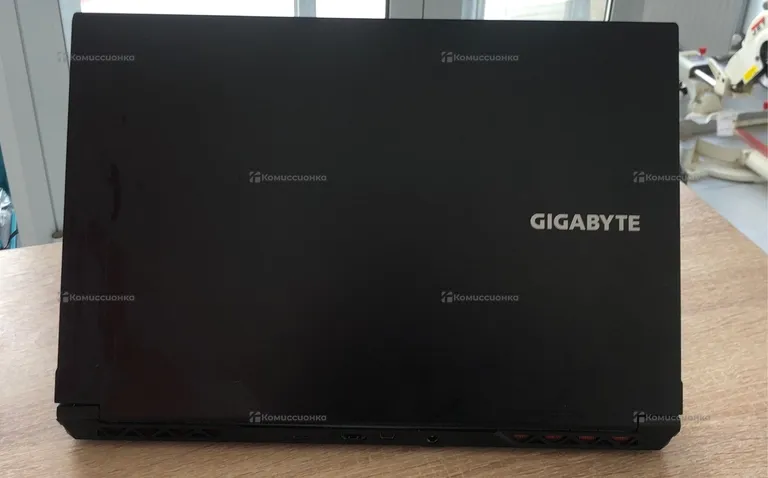 Ноутбук  Gigabyte g5 (3050)