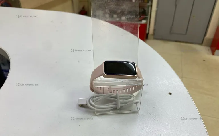 Часы  Huawei Band 8