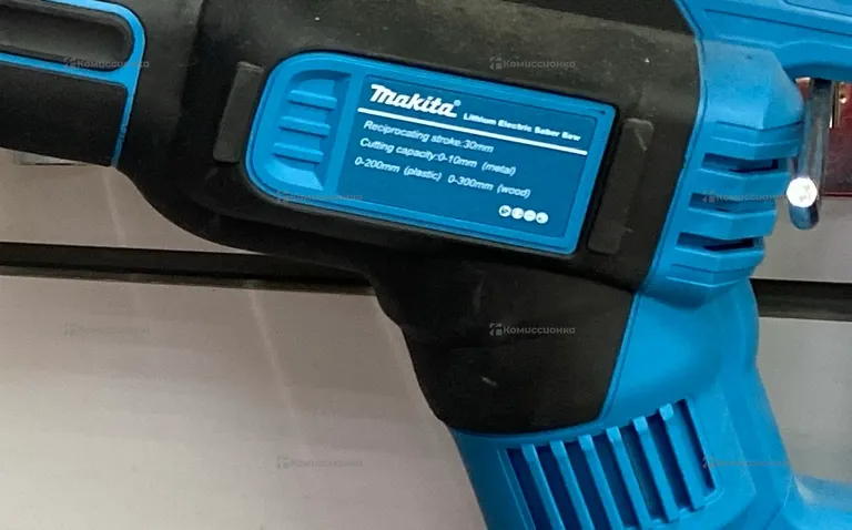 Сабельная пила Makita аккумуляторная