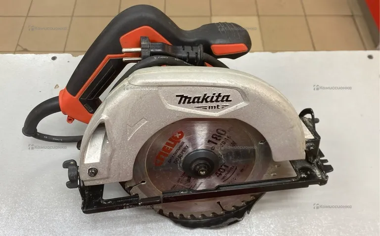 Циркулярная пила Makita m5802