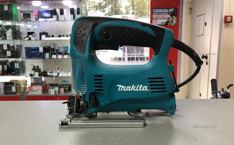 Электролобзик makita 4329K