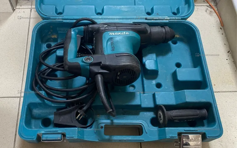 Перфоратор makita HR3210C