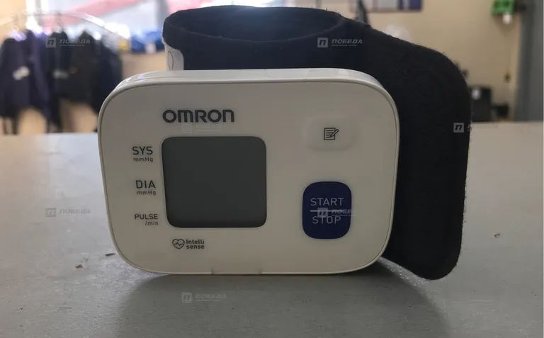 Тонометр на запястье Omron