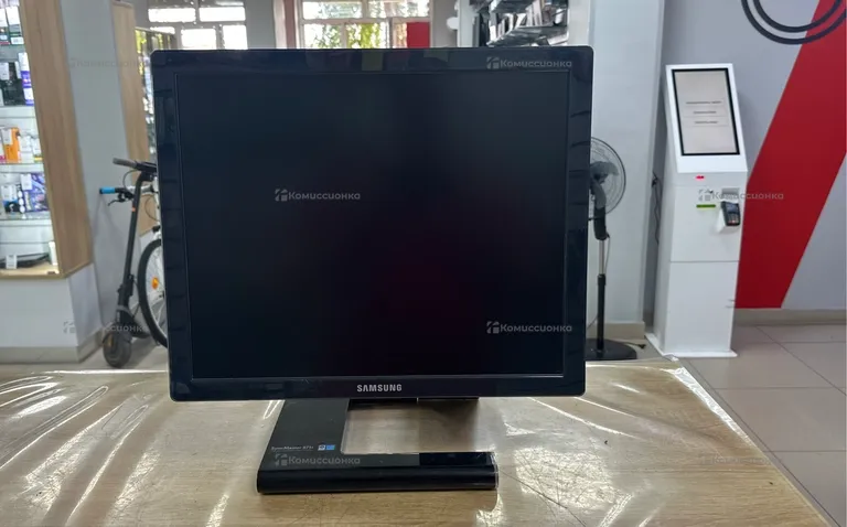Монитор Samsung SyncMaster 971P