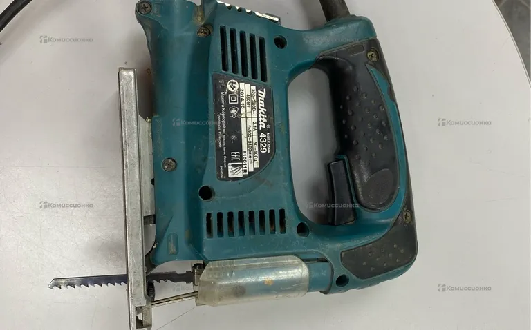 Электрический лобзик Makita 4329