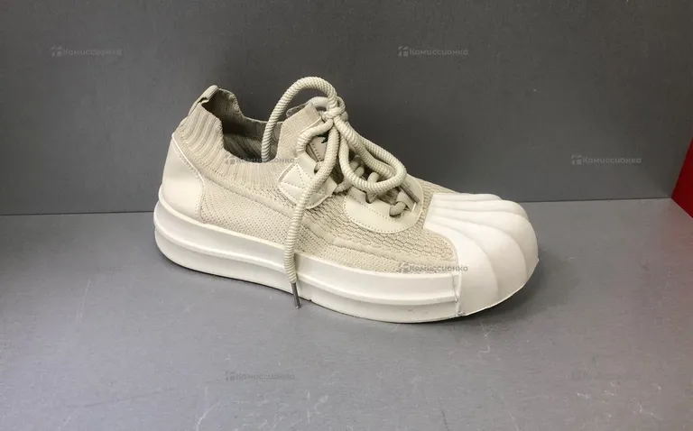 Кроссовки Lacoste 41р