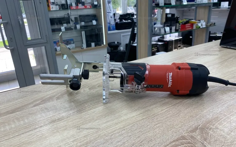 Фрезер makita MT M3702