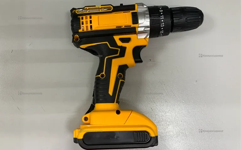 шуруповерт с набором Dewalt реп.