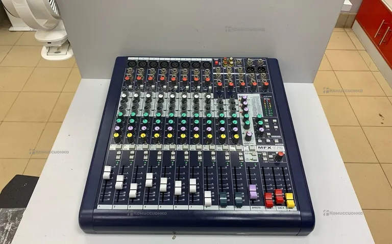 Микшерный пульт SoundCraft MFX 8/2