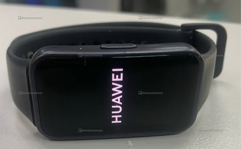 Часы Huawei Band 10