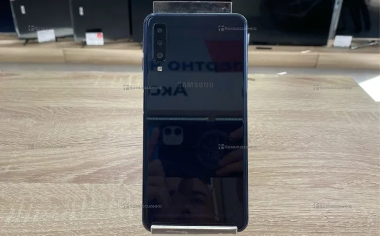 Samsung Galaxy A7 (2018) 4/64Gb