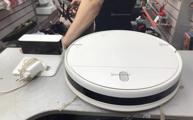 Пылесос  Xiaomi Mi Robot