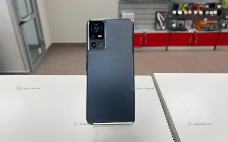 TCL 40 SE