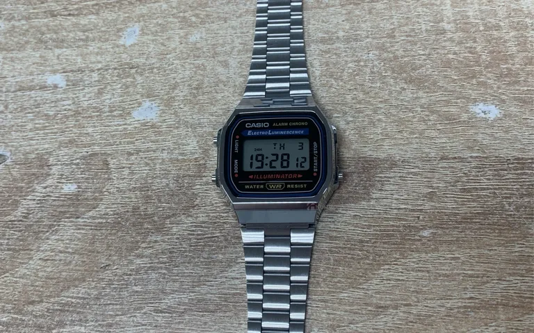Часы  Casio A168
