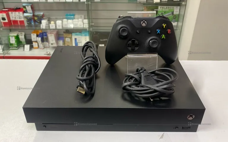 Приставка Xbox One X 1 TB