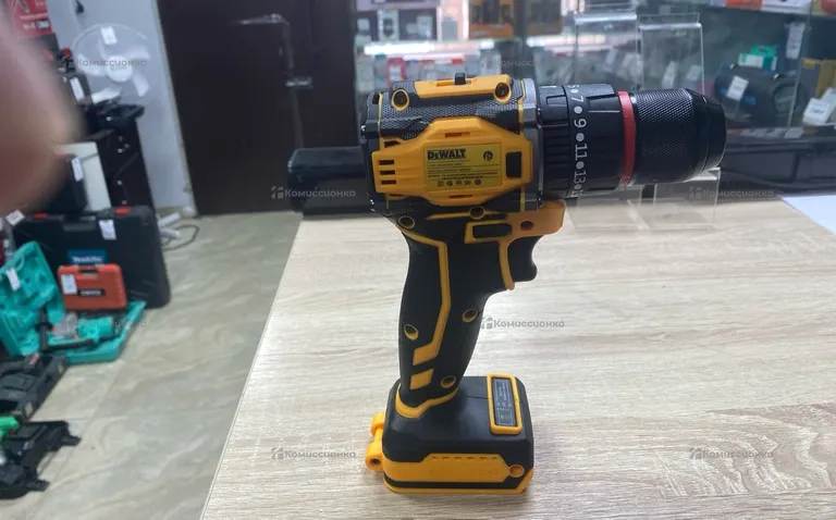 дрель шуруповерт Dewalt (реплика)
