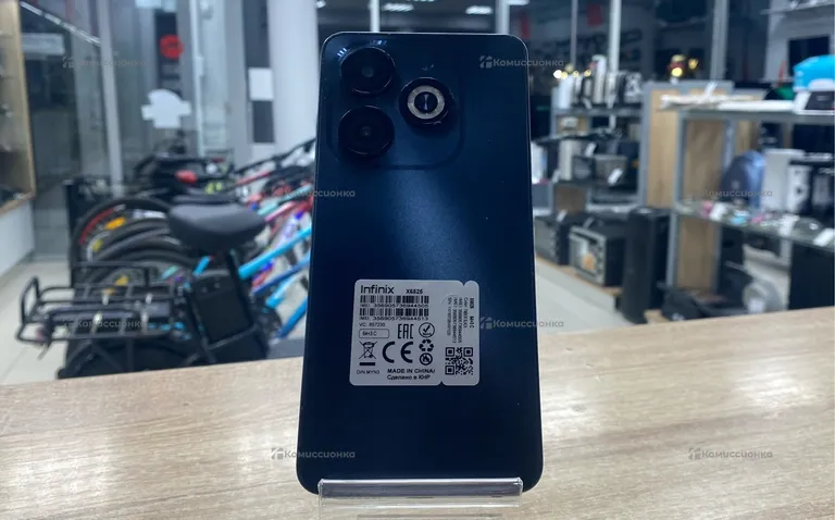 Infinix Smart 8 3/64ГБ