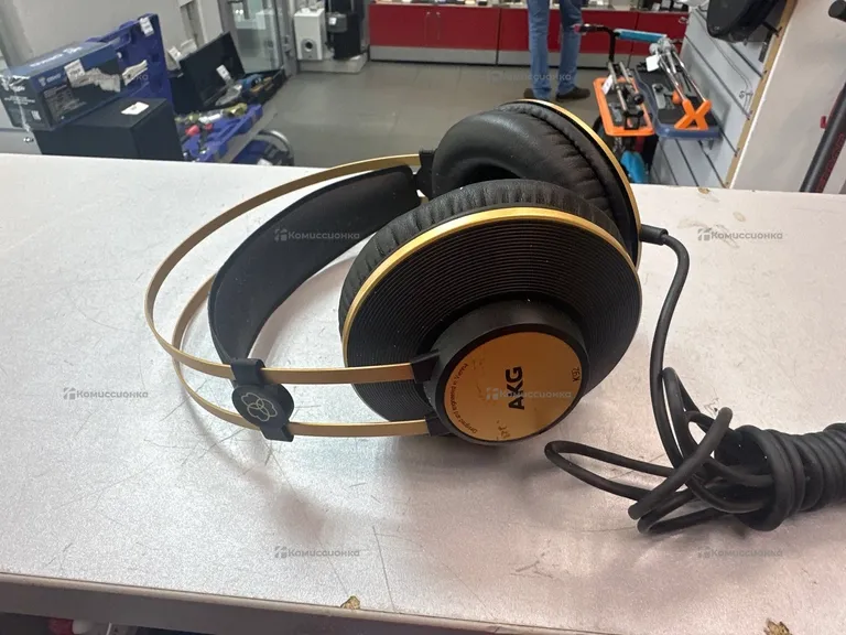 Наушники AKG