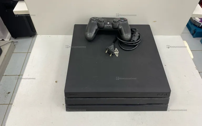 Приставка Sony PS4 Pro 1TB.