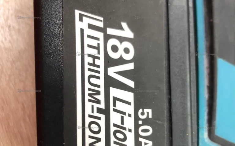 Аккумуляторный УШМ Makita