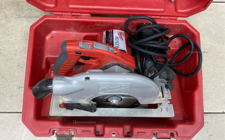 Дисковая пила Milwaukee SCS 65 Q
